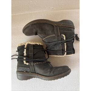 UGG Caspia 1932 Brown Leather Lace Up Ankle Sheepskin Boots Womens USA 7 UK 5